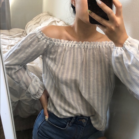 Brandy Melville off the shoulder top - Picture 2 of 2